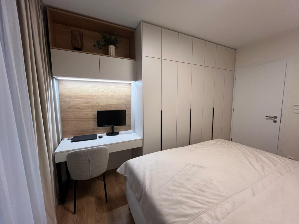 spálňa • šatníková zostava[Cukrová]