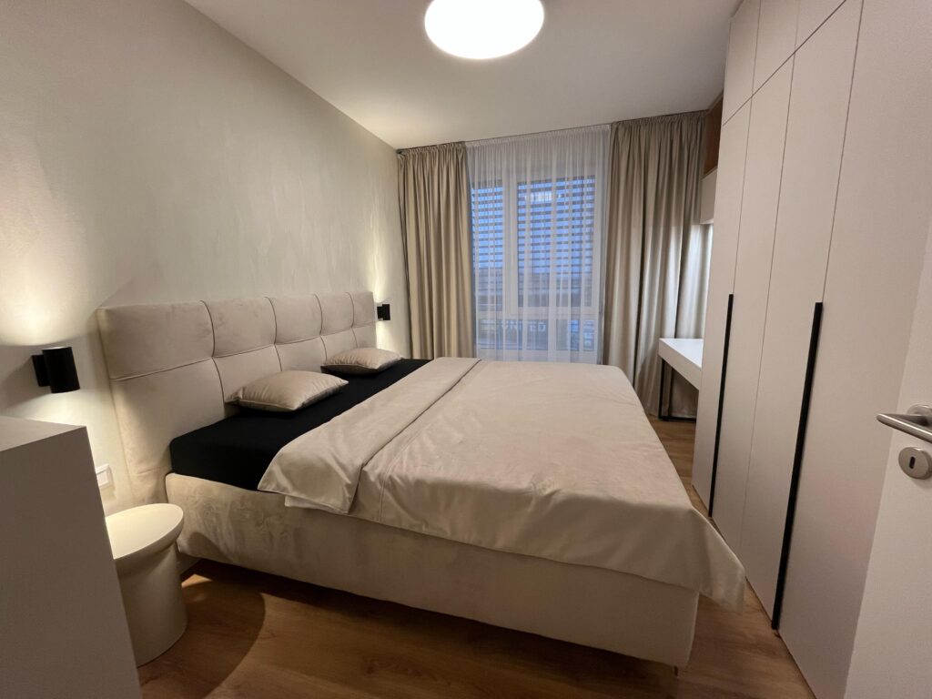 spálňa • šatníková zostava[Cukrová]